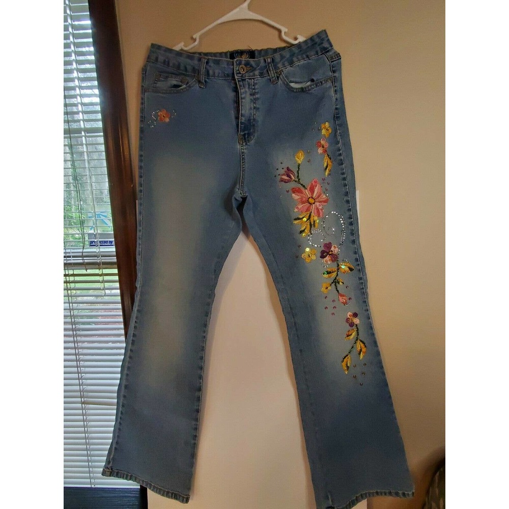 WOMEN’S BOHO, FLORAL- EMBROIDERED JEANS, sz 10